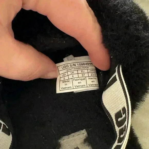 Ugg Fluff Yeah Slide - Picture 2 of 5